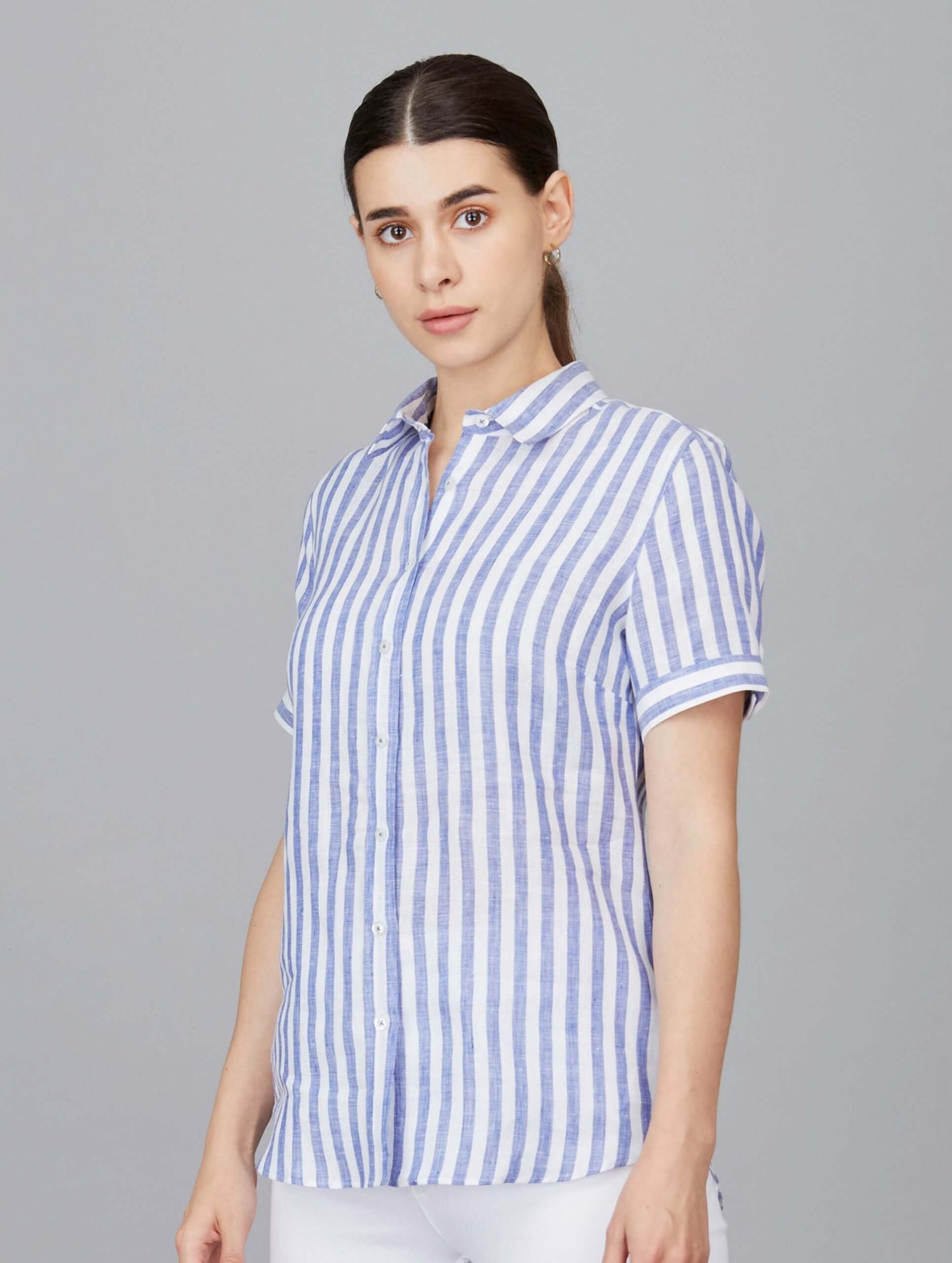 Short-Sleeve Shirt in Blue-White