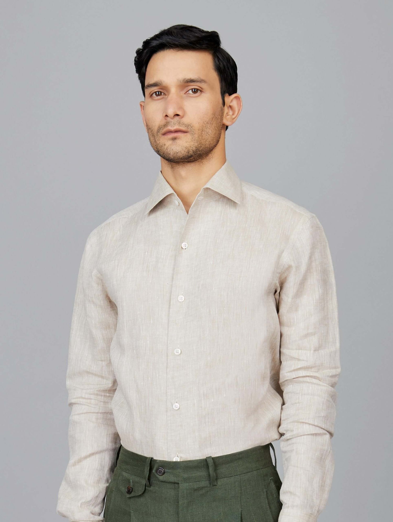 Linen Shirt with One-Piece Cutaway Collar in Beige