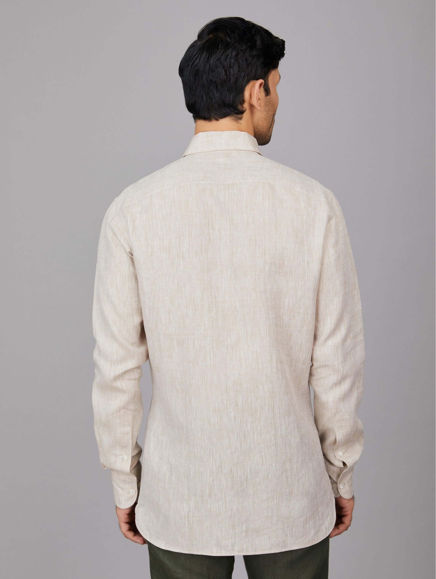 Linen Shirt with One-Piece Cutaway Collar