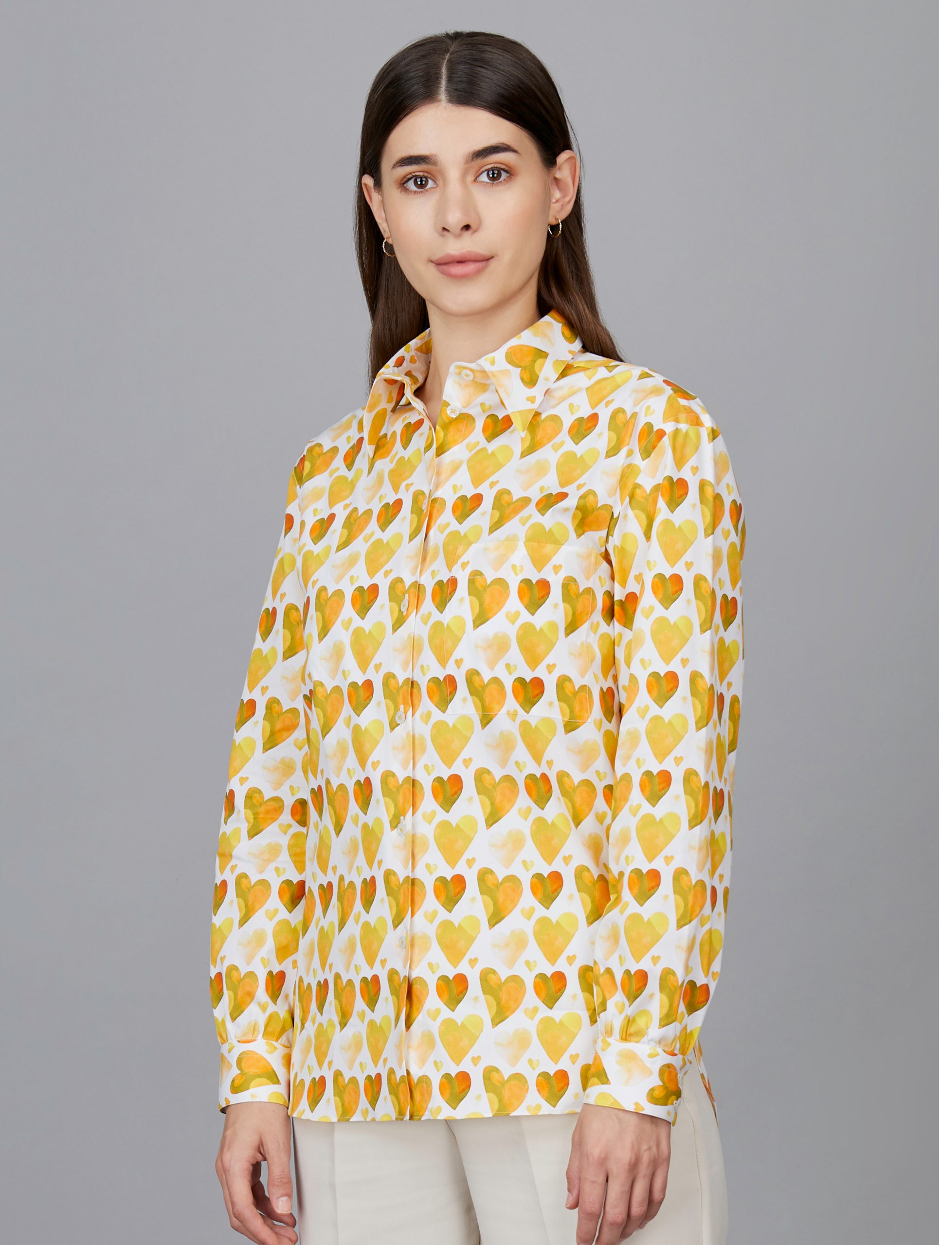 Square-Cut Loose Shirt in Yellow Heart Print